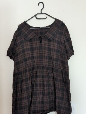 Plaid Short-Sleeve Baby Doll Dress in Black and Brown